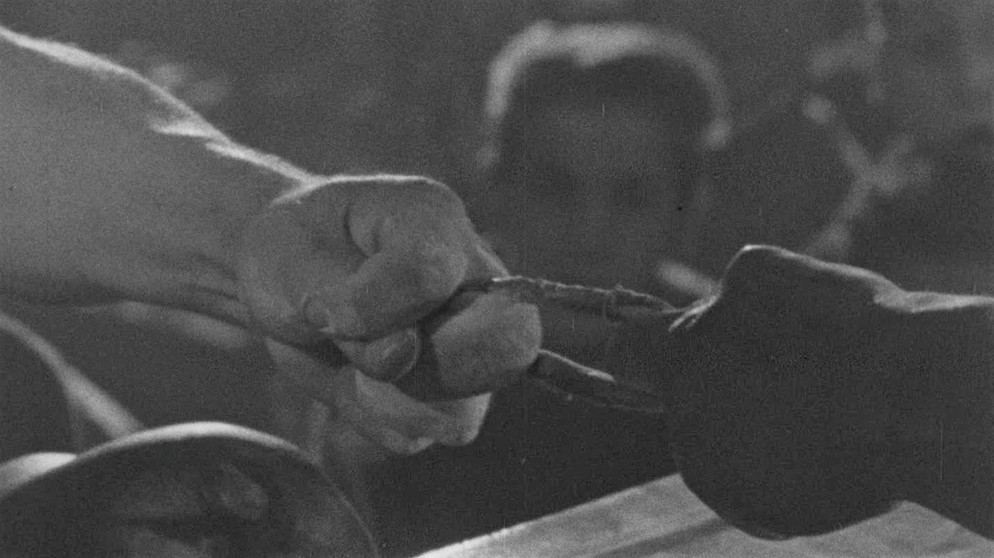 Münchner Meisterschaft im Fingerhakeln, 1961. | Bildquelle: BR