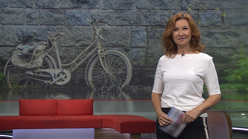 Moderatorin Karin Schubert in der Frankenschau aktuell vom 10. Oktober | Bildquelle: BR