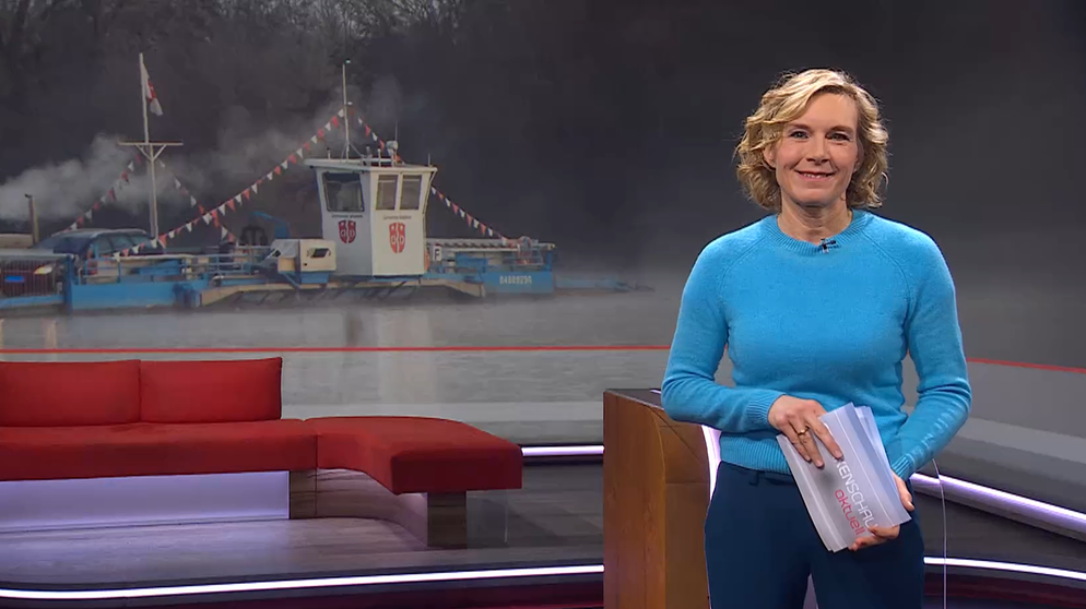 Julia Büchler moderiert. | Bildquelle: BR