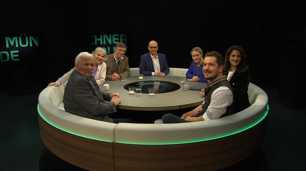 Moderator Christian Nitsche und seine Gäste bei der Münchner Runde | Bildquelle: BR