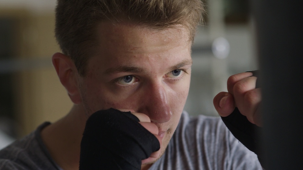 Tobias beim Boxen. | Bildquelle: BR/Tellux Film GmbH/Tobias Tempel