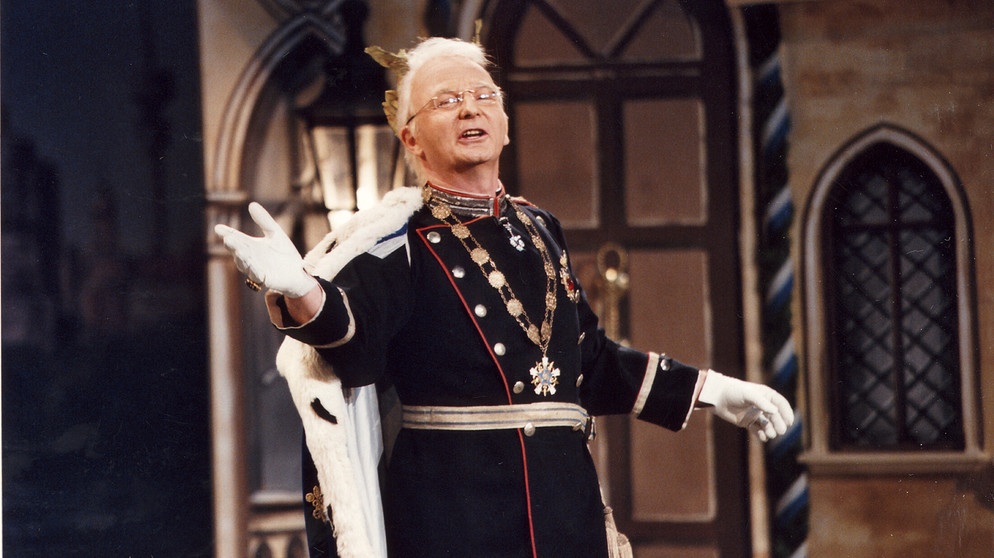 Michael Lerchenberg als Edmund Stoiber im Singspiel "dolce vita" von 2001.
| Bildquelle: BR/Foto Sessner