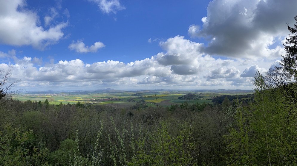 Die idyllische Gemeinde Grabfeld liegt im Süden des Landkreises Schmalkalden-Meiningen im Freistaat Thüringen. | Bildquelle: BR/Martin Weinhart