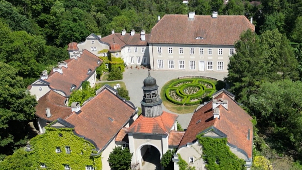 Das Schloss Gallingen in Ostpreußen - neuer Glanz und neue Bestimmung. | Bildquelle: BR/Alex Goldgraber