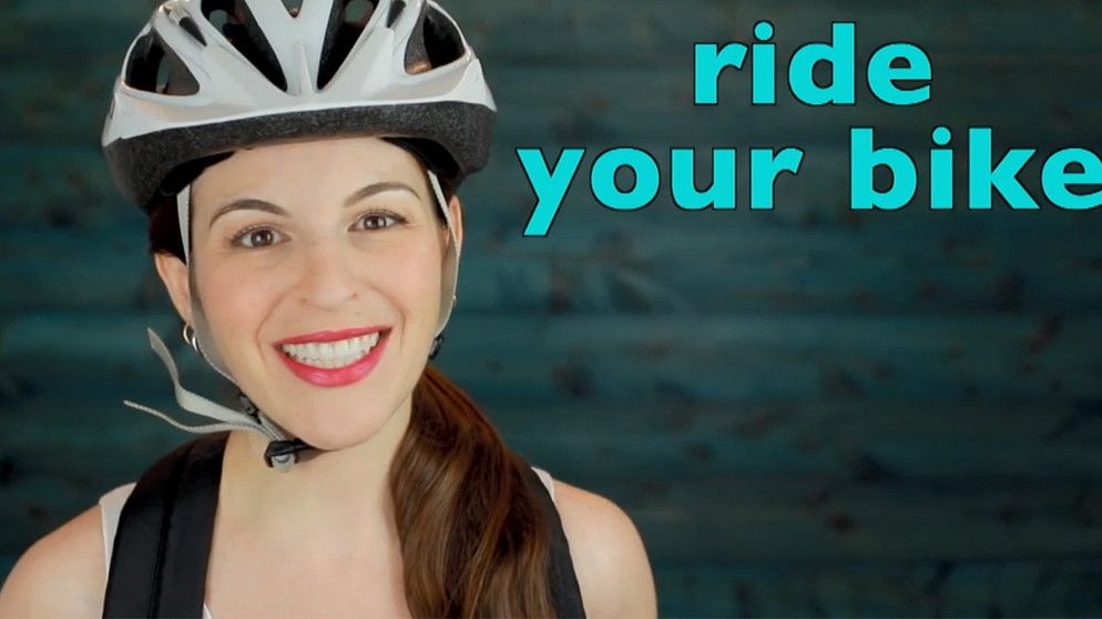 Dana Newman mit Fahrradhelm. | Bildquelle: BR