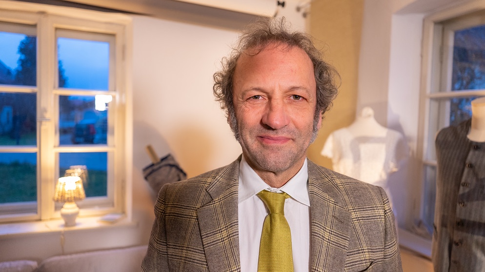 Schmidt Max macht sich schön | Bildquelle: André Goerschel