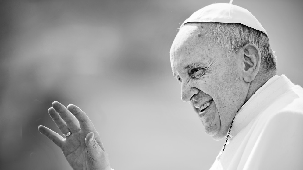 Papst Franziskus ist tot. Das Kirchenoberhaupt starb am Morgen des Ostermontags um 7.35 Uhr.  | Bildquelle: picture alliance / Photoshot
