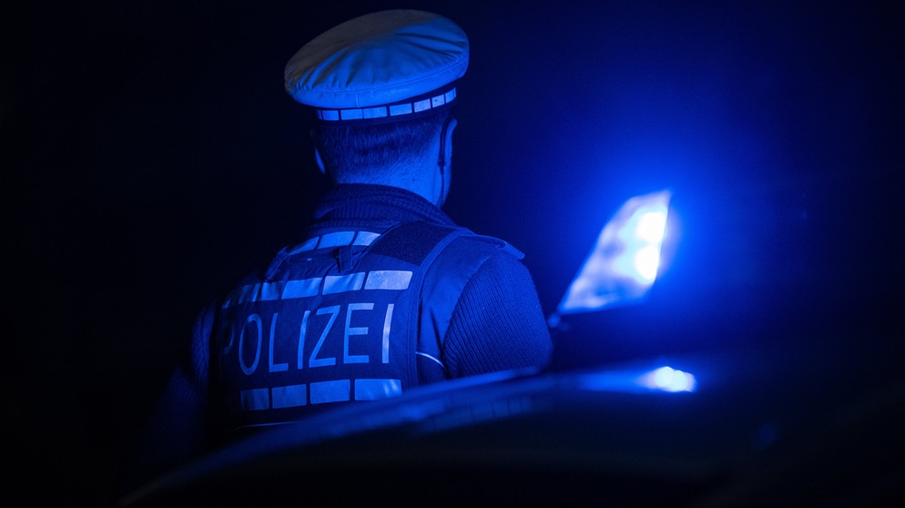 Polizei - Symbolbild | Bildquelle: dpa-Bildfunk/Marijan Murat