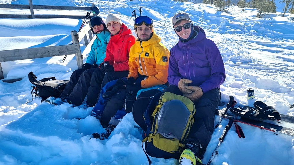 Junge Klimaschützer von POW Austria unterwegs am Birgitsköpfl in den Stubaier Alpen | Bildquelle: Chiara Pizzignacco / POW Austria