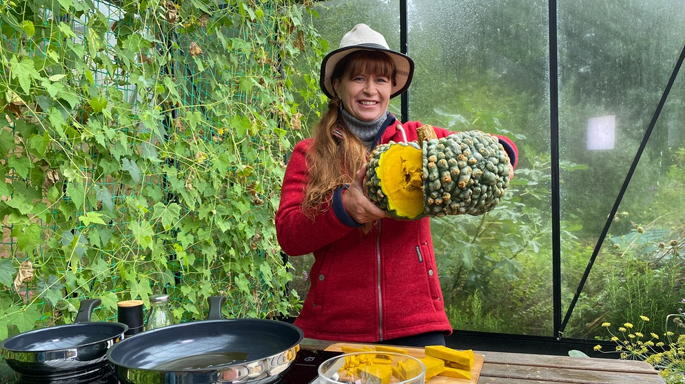 Kürbisse ernten, lagern und Kürbis-Risotto im Querbeet-Garten mit Sabrina Nitsche | Bildquelle: Julia Schade
