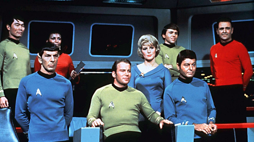 Die Star-Trek-Crew der Originalserie auf der Brücke der USS Enterprise | Bildquelle: picture-alliance/dpa