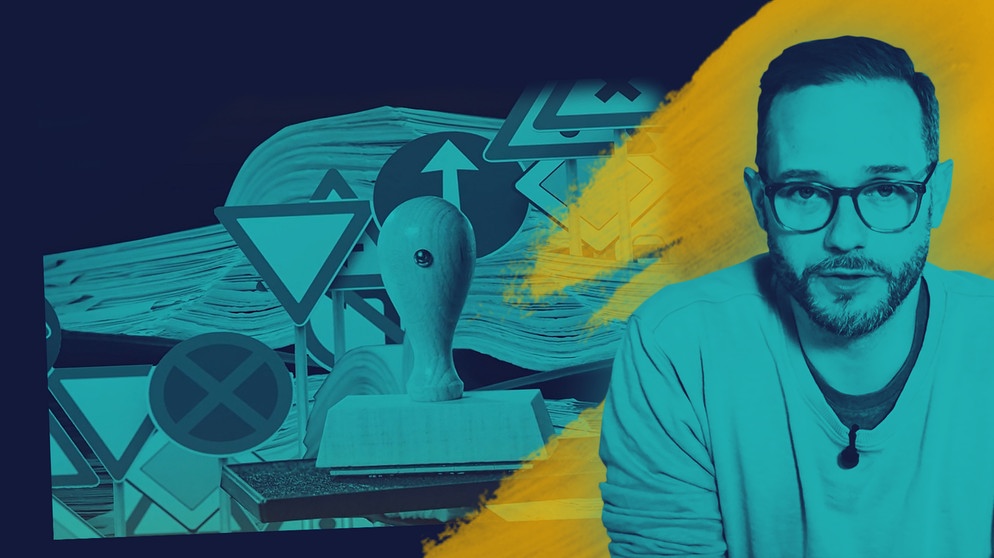 Presenter Rainer Maria Jilg, im Hintergrund eine Kollage aus Gesetzesbüchern, Verkehrsschildern und einem Stempel | Bildquelle: BR, picture-alliance/dpa, colourbox.com, Montage: BR