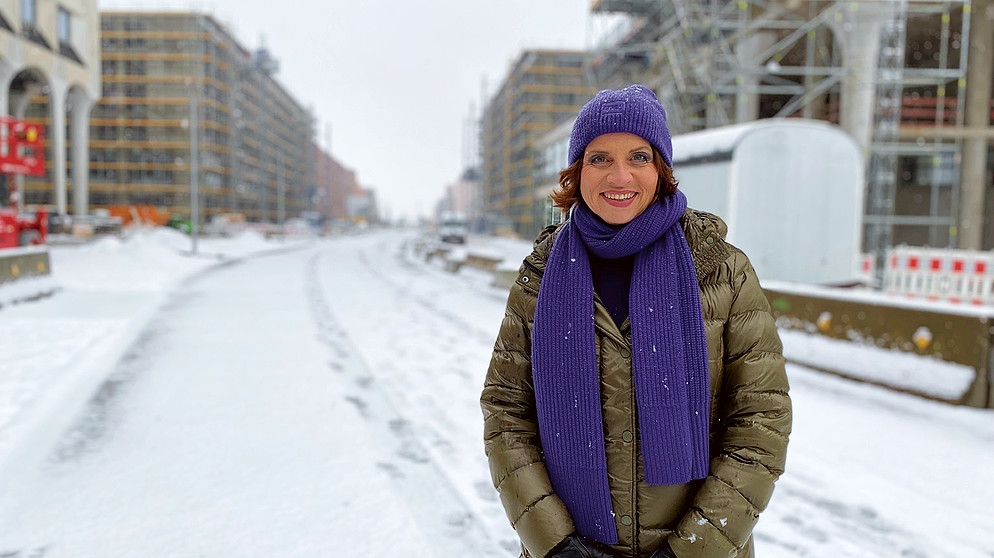 Schwaben + Altbayern-Moderatorin Eva Mayer | Bildquelle: Bayerischer Rundfunk