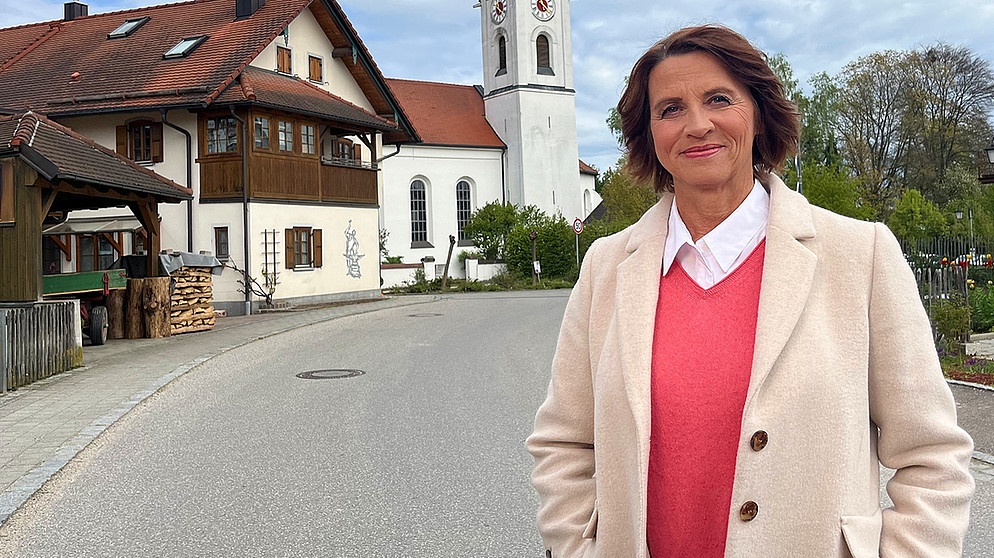 Schwaben + Altbayern-Moderatorin Eva Mayer | Bildquelle: BR / Anne-Elena Knerich