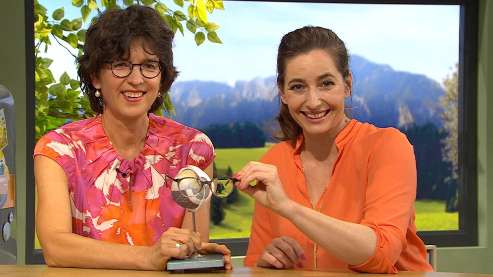 Sendung vom 10.07.2024: Augenärztin Dr. Alexandra Király-Bösl und Moderatorin Andrea Lauterbach | Bildquelle: BR