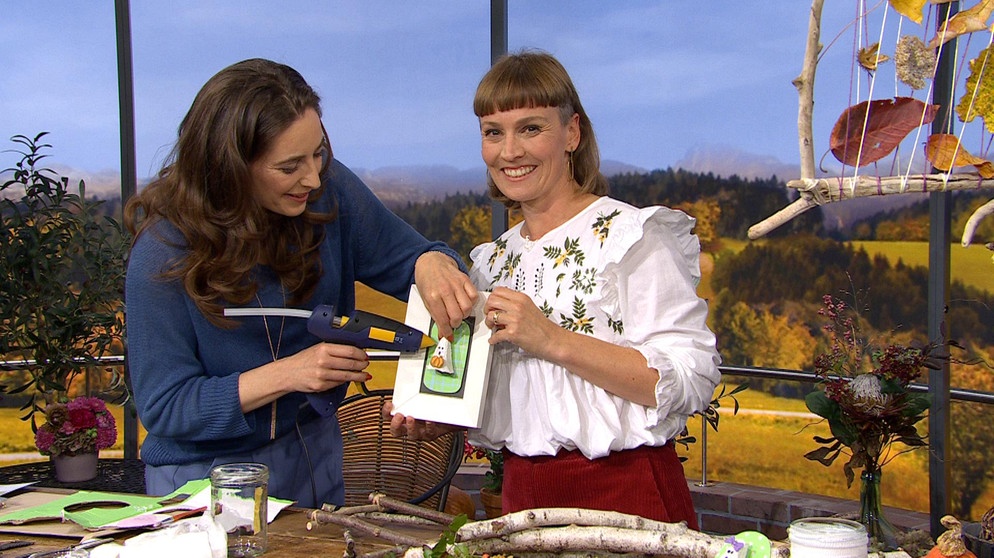 Sendung vom 23.10.2024: Moderatorin Andrea Lauterbach mit Alex Achenbach.  | Bildquelle: BR