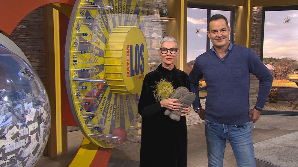 Sendung vom 05.12.2024: Claudia Goehner mit Moderator Dominik Pöll | Bildquelle: BR