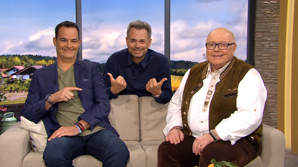 Moderator Dominik Pöll, Moderator Michael Sporer und Pflanzenexperte Andreas Modery | Bildquelle: Wir in Bayern