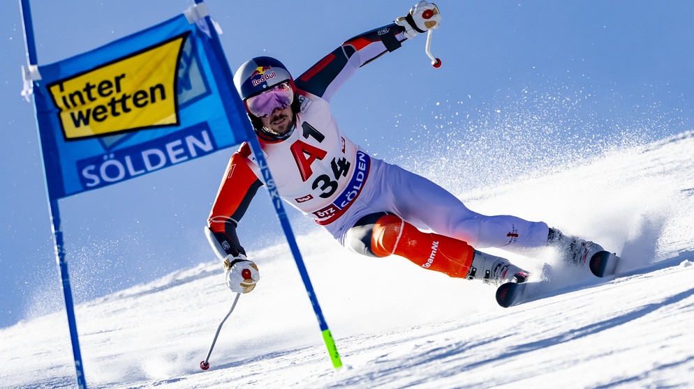 27.10.2024, Österreich, Sölden: Ski alpin, Weltcup, Riesenslalom, Herren, 1. Durchgang in Sölden: Marcel Hirscher (Niederlande) in Aktion. Foto: Jean-Christophe Bott/KEYSTONE/dpa +++ dpa-Bildfunk +++ | Bildquelle: dpa-Bildfunk/Jean-Christophe Bott