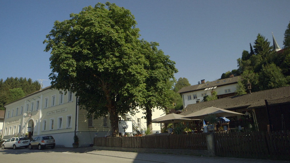 Gasthof zur Hofmark in Stubenberg. | Bildquelle: BR/Markus Greißl