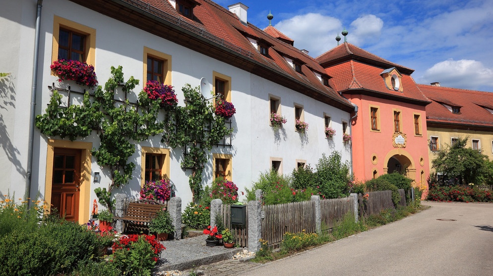 Klosterdorf des Kloster Speinshart, Abtei des Praemonstratenserordens in Speinshart, Neustadt an der Waldnaab. | Bildquelle: picture alliance / Bildagentur-online/Sunny Celeste | Bildagentur-online/Sunny Celeste