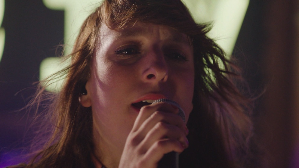 Tamara Leichtfried von der Band DIVES | Bildquelle: BR