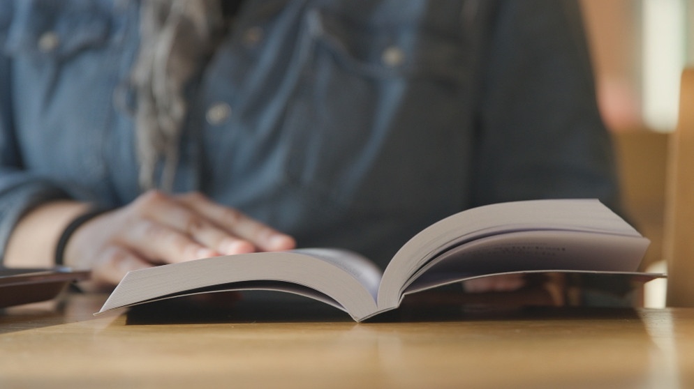 Taube Schriftstellerinnen | Bildquelle: BR