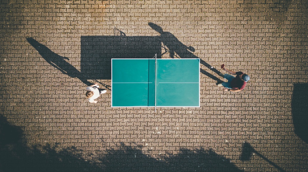 Tischtennisplatte | Bildquelle: picture alliance / Westend61 | Joseffson