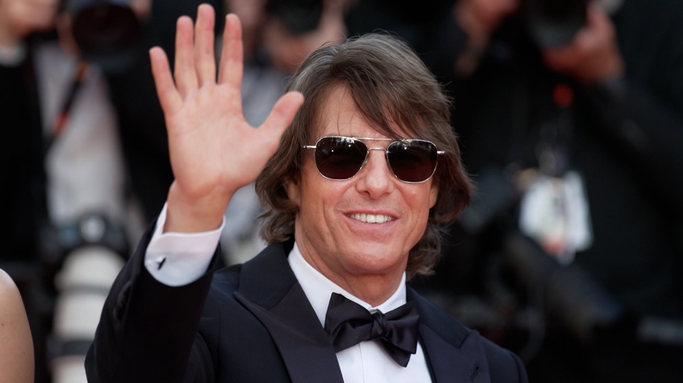 Tom Cruise in Cannes Red Carpet mit seinem Team aus "Mission Impossible: Final Reckoning" | Bildquelle: BR/Christian Meckel