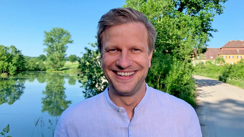 Moderator Florian Kienast. | Bildquelle: BR