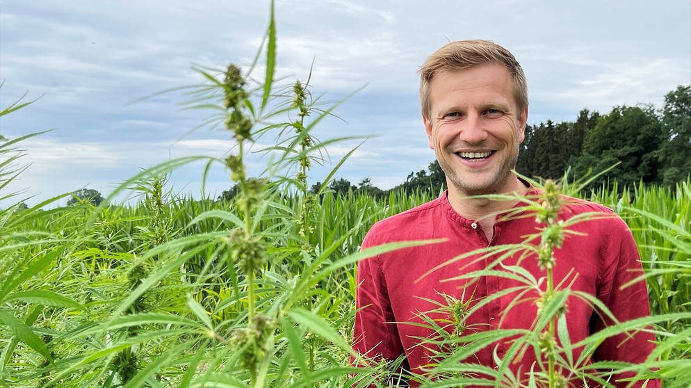 Unser-Land-Moderator Florian Kienast. | Bildquelle: BR
