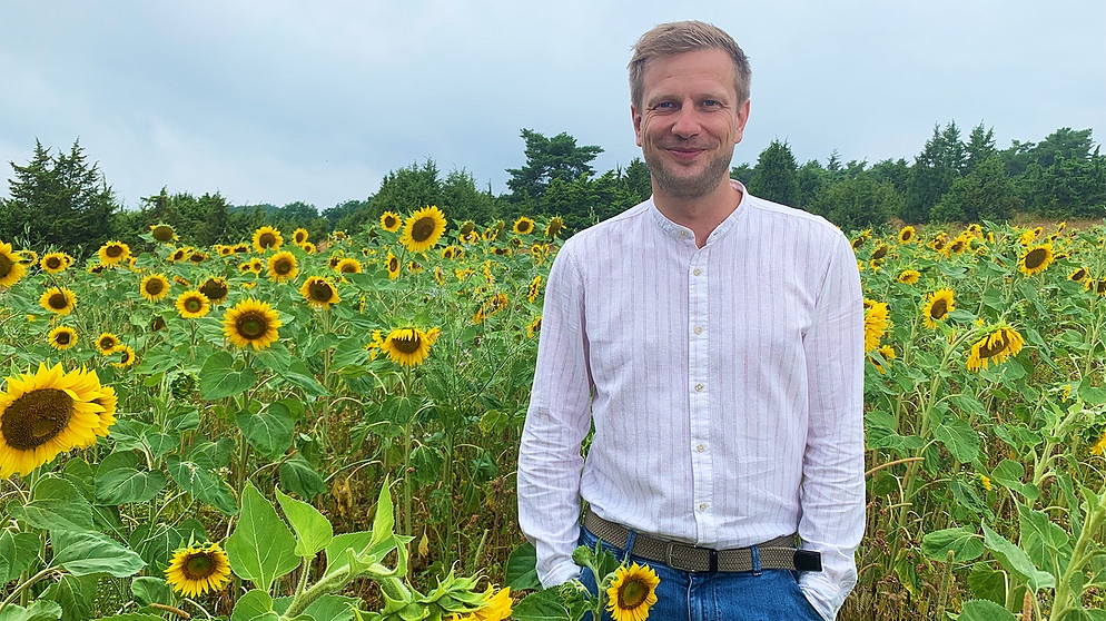 Moderator Florian Kienast. | Bildquelle: BR