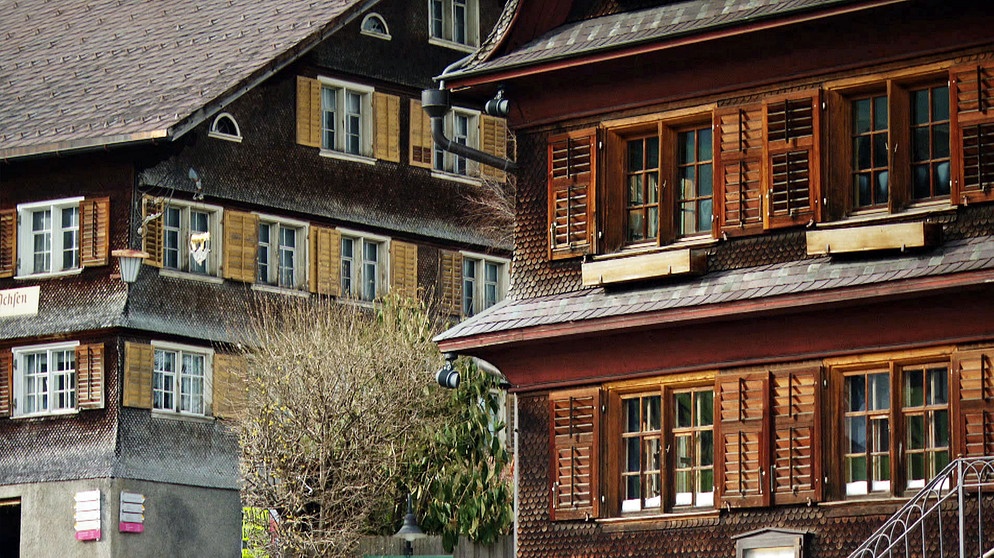 Bauen mit Holz - das hat Tradition in Schwarzenberg in Vorarlberg | Bildquelle: BR/Stefan Held/Matthias Hlous