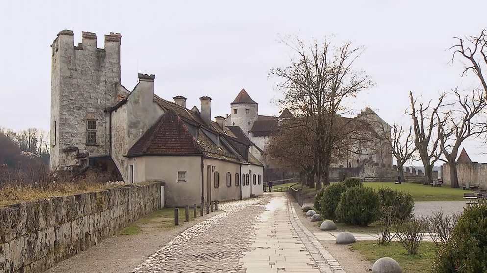ein bild von der Burg in Burghausen | Bildquelle: BR