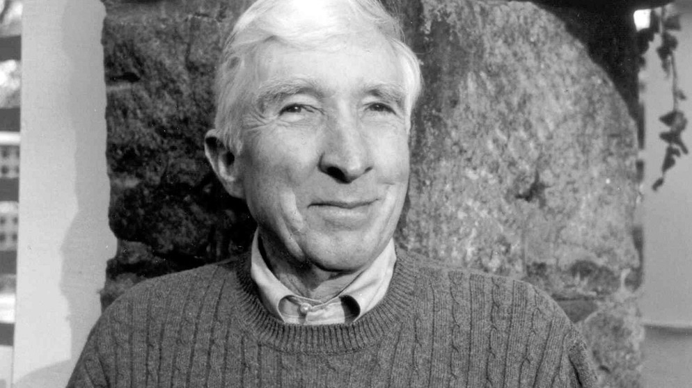 Der US-amerikanische Schriftsteller John Updike | Bildquelle: picture-alliance/dpa