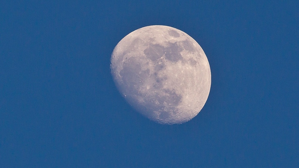 Mond | Bildquelle: picture-alliance/dpa