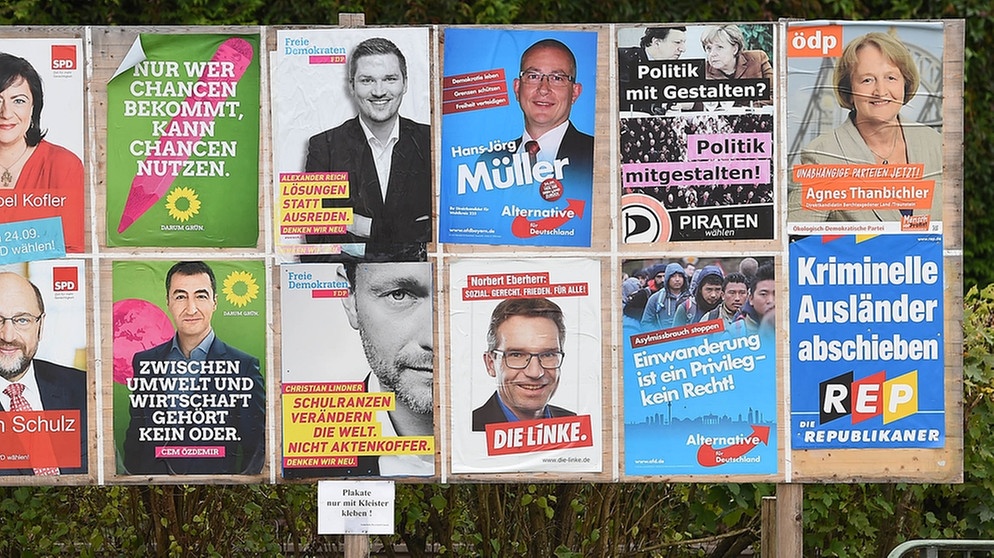 Wahlplakate - Bundestagswahl 2017; Im Focus: Linke, FTP und Bündnis 90/Die Grünen | Bildquelle: picture-alliance/dpa