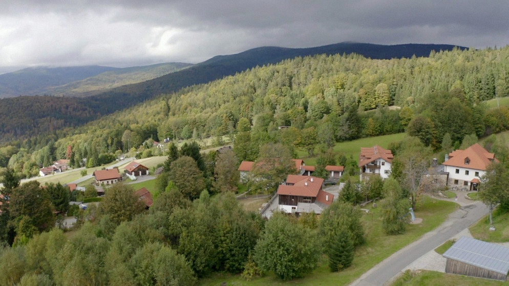 Waldhäuser, das höchste Bergdorf im Bayerischen Wald. | Bildquelle: BR/Michael Maylandt
