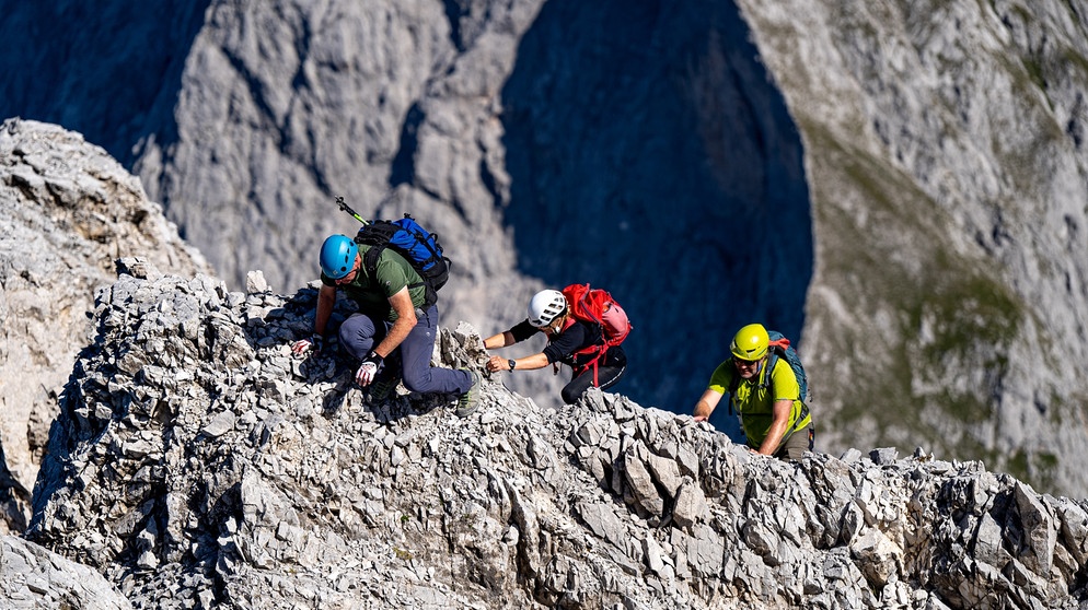 Bergsteiger auf dem Wamperten Schrofen in den Mieminger Bergen | Bildquelle: BR/Thomas März