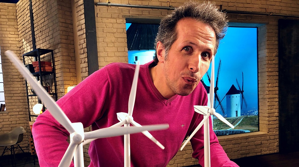 Willi Weitzel mit Windräder.  | Bildquelle: BR