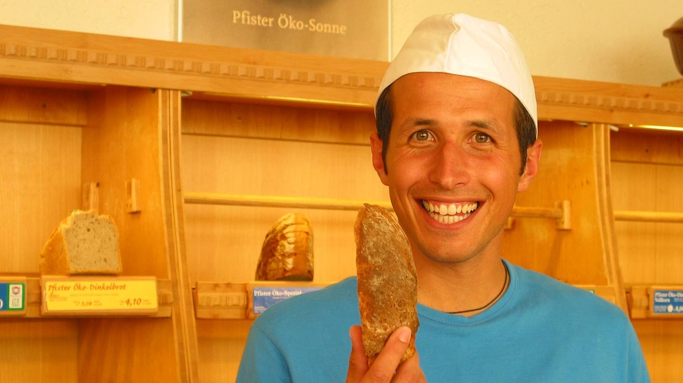 Wer kriegt das Brot gebacken? / Willi verfolgt den Weg von der Getreideernte bis zum Mehl mahlen, bis zum Brotbacken und letztendlich landet das Brot im Verkaufsladen. | Bildquelle: BR/megaherz gmbh/