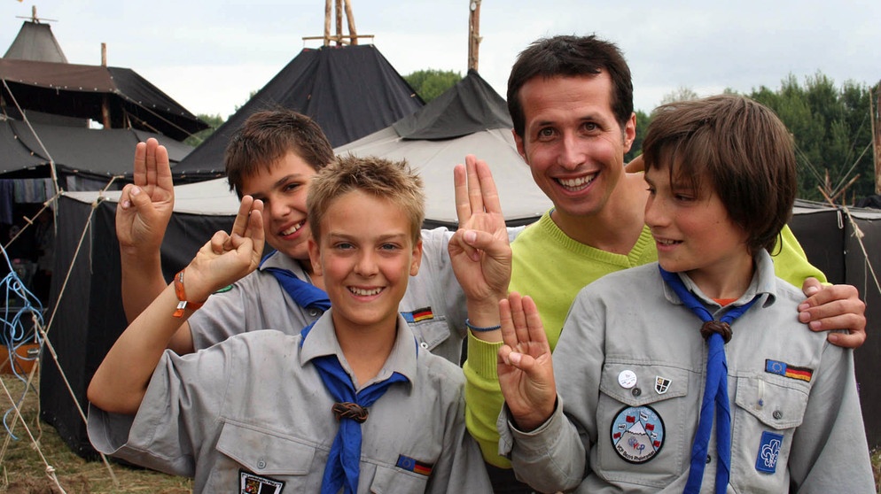 Wer findet den Pfad? / Willi mit den Pfadfindern vom Stamm "Albert Schweitzer" bei einem großen Pfadfindertreffen in Mecklenburg-Vorpommern. | Bildquelle: BR/megaherz gmbh