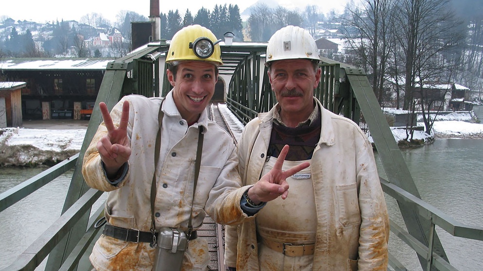 Willi im Salzbergwerk. Er fährt mit Georg in einen Schacht, um Sprenglöcher zu bohren. | Bildquelle: BR/megaherz gmbh