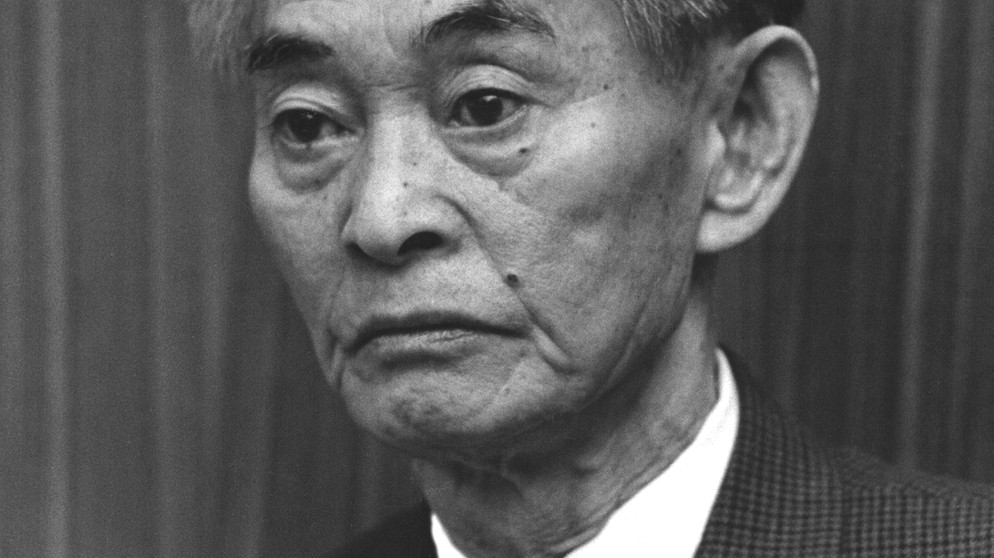 Nobelpreisträger Kawabata Yasunari | Bildquelle: picture-alliance/dpa