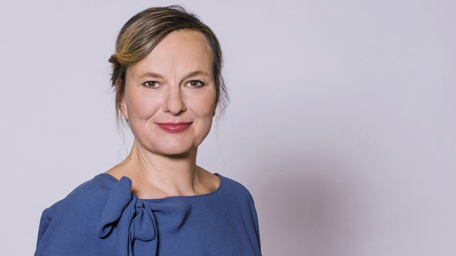 Julia Schölzel, Moderation | Bildquelle: © BR/Markus Konvalin