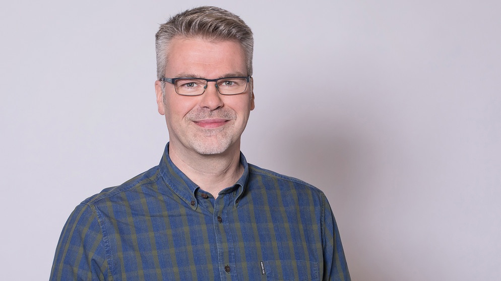 Sven Knappe, Moderation | Bildquelle: © BR/Markus Konvalin