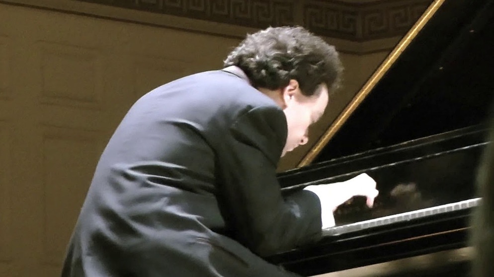 Evgeny Kissin "Die Wut über den verlorenen Groschen"  Ludwig van Beethoven | Bildquelle: Schubert Soirée (via YouTube)