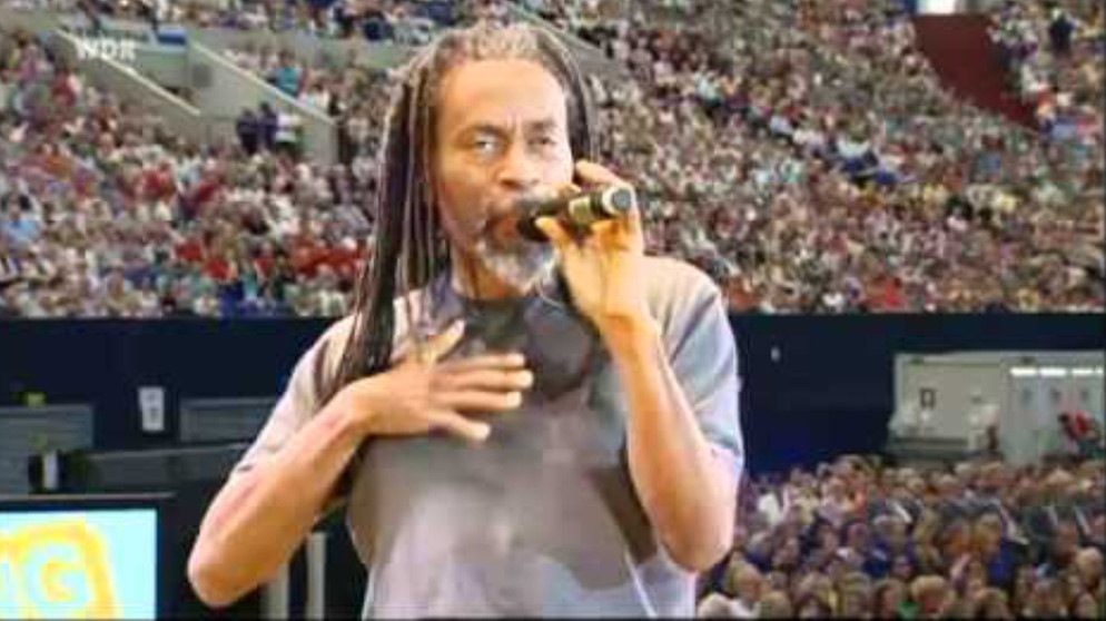 Sing! Day of song - Bobby McFerrin - Improvisation | Bildquelle: csoki9019 (via YouTube)