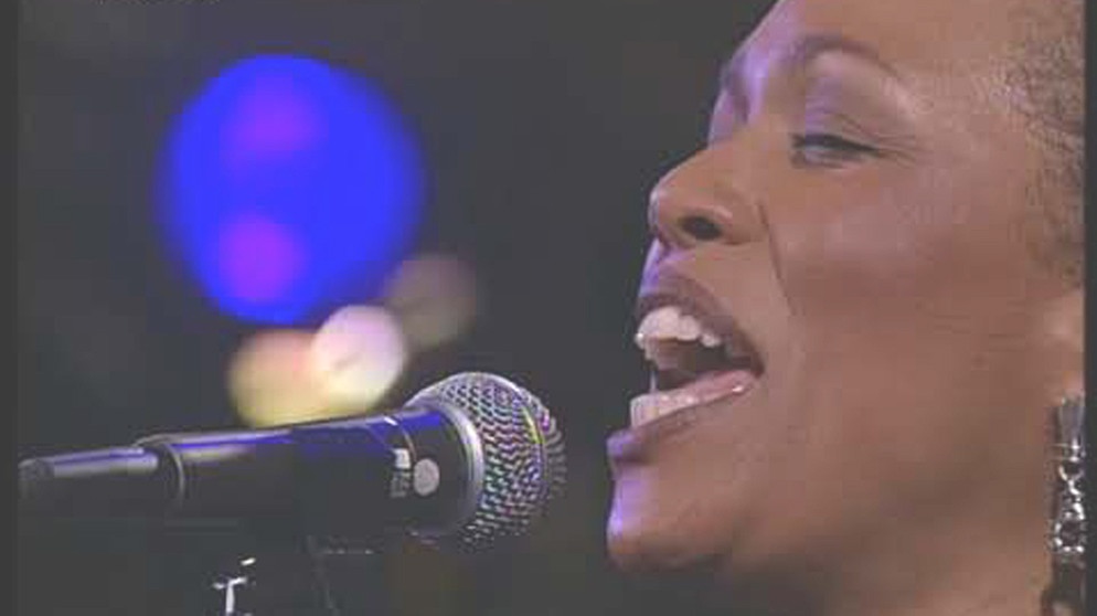 Dee Dee Bridgewater - Midnight Sun (Jazzwoche Burghausen 1998) | Bildquelle: Live Performance Favorites (via YouTube)
