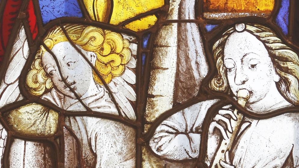 Kirchenfenster - Engel machen Musik | Bildquelle: picture alliance / Godong